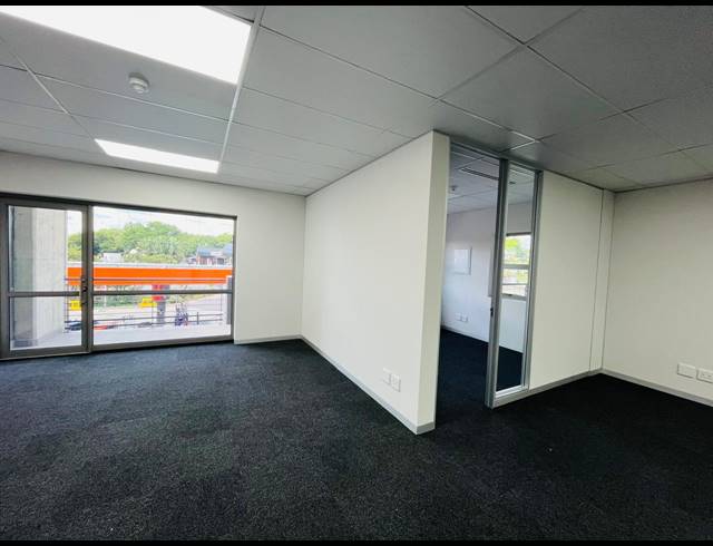 250M² OFFICE TO LET IN FOURWAYS